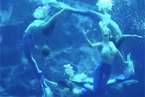 'Mermaids' make a splash at Aquarium of the Americas